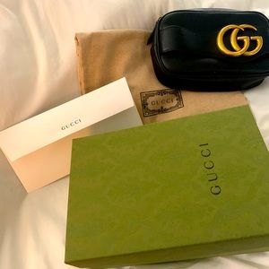 Authentic rare Gucci Dahlia GG sustainable leather clutch .. limited design.